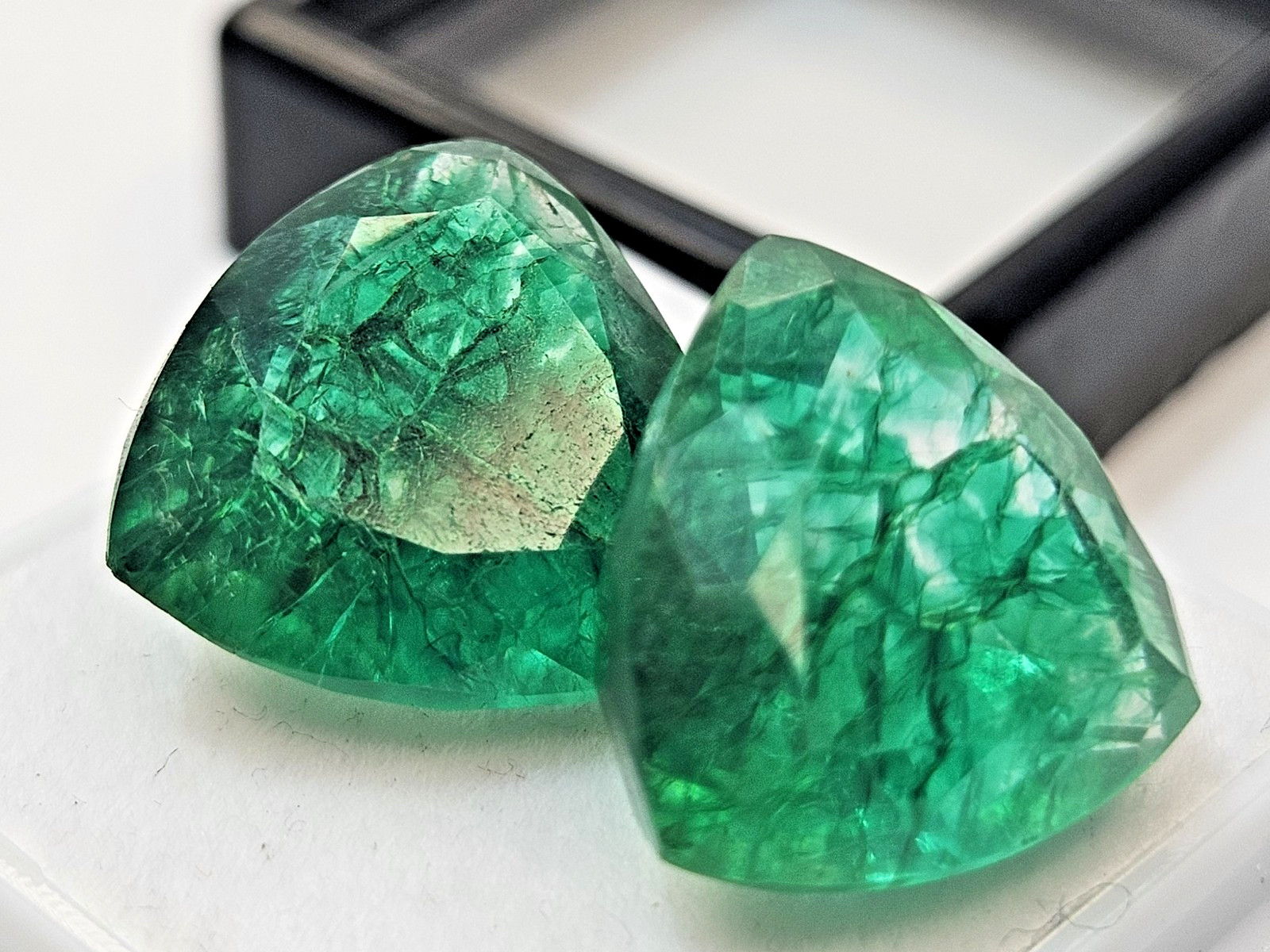 Colombian Green Pair Emerald 18+ Ct Trillion Cut For Earring Making Gemstone