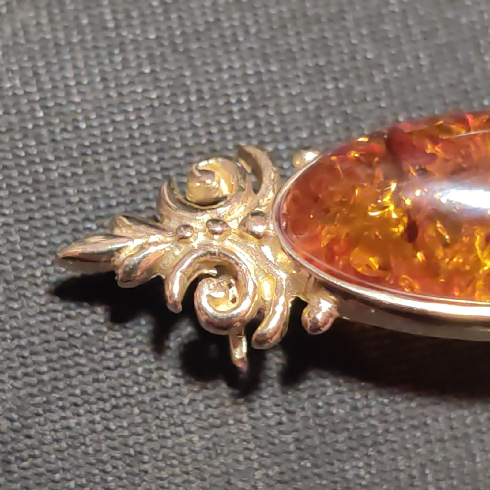 9ct 375 Gold Amber Dress Brooch 4.75g