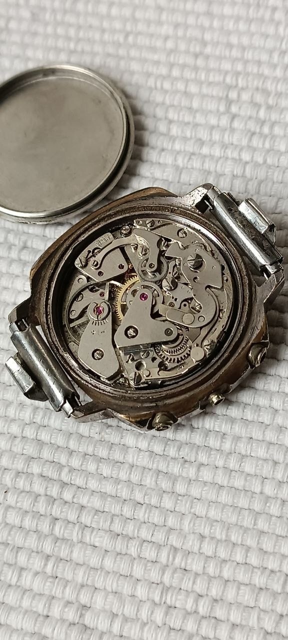VINTAGE VALJOUX 7733 MANUAL WIND CHRONOGRAPH SWISS WATCH FOR REPAIR OR PARTS