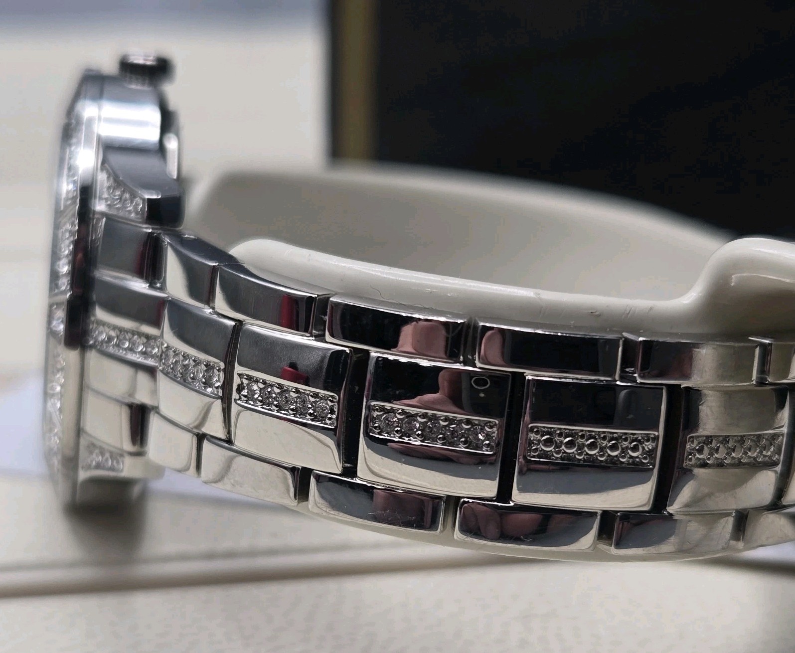 Bulova 96L291 Women’s Silver Crystal Bezel Bracelet Watch Store Display