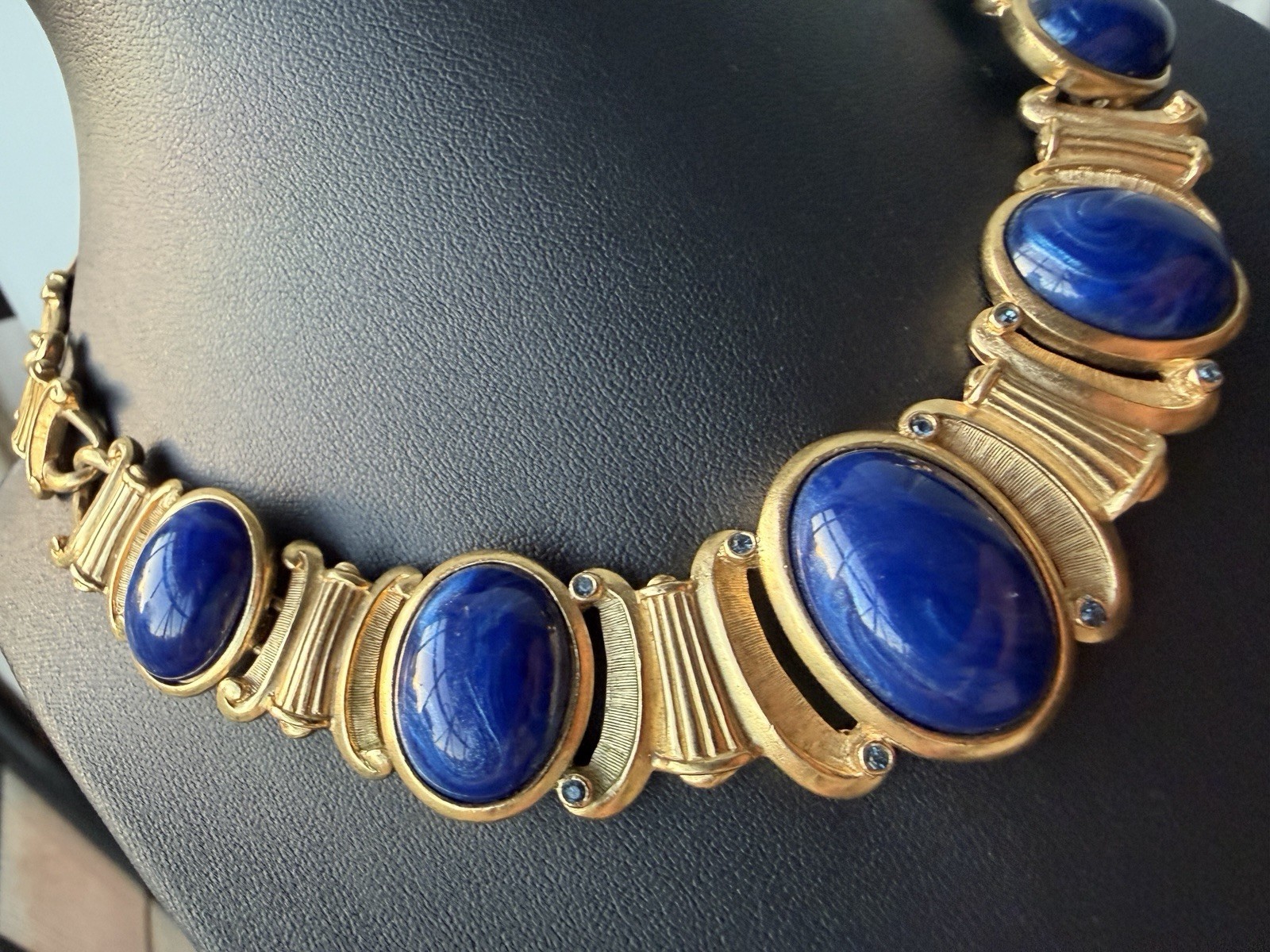 🔥Rare 60s Vintage Trifari Signed Blue Cabochon Statement Necklace-Collecters