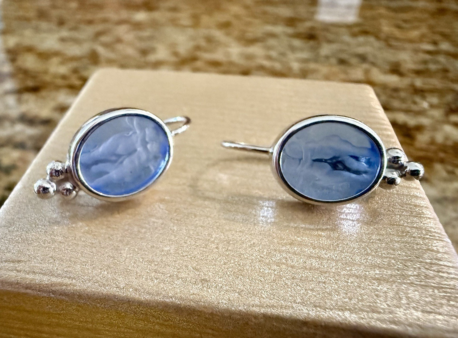 Vintage 14K White Gold Blue Glass Intaglio Drop Earrings 3.9g (Stamped 585)