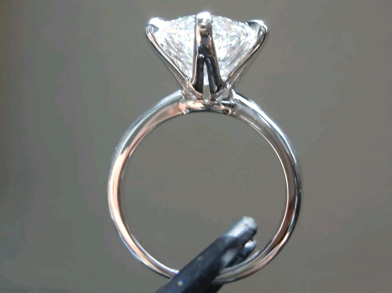 Rare 19 Ct Certified Treated Off White Diamond Solitaire Ring In 925 Silver