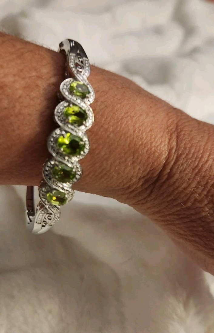 Signed STS Karis Green Gemstone Hinged Bangle 7.5” Bracelet New