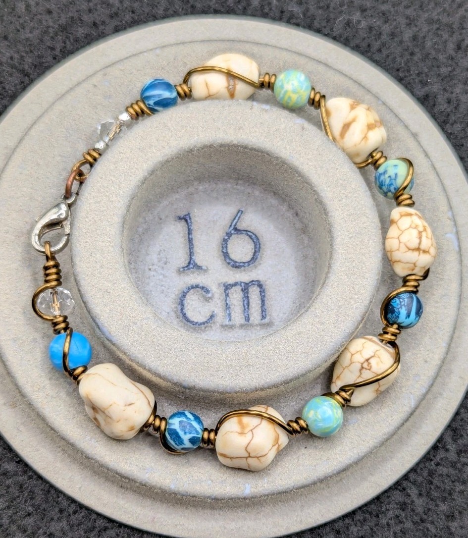 Women’s Stylish Mix White Blue Beaded Wire Wrapped Bracelet (16cm) S Wrist