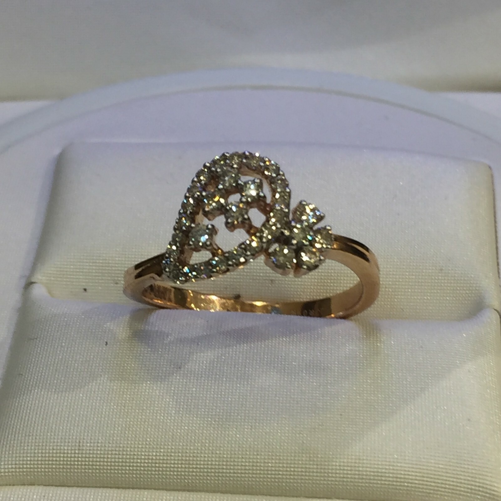 750 Stamped 18K Rose Gold 0.38 Cts Round Brilliant Cut Diamonds Anniversary Ring