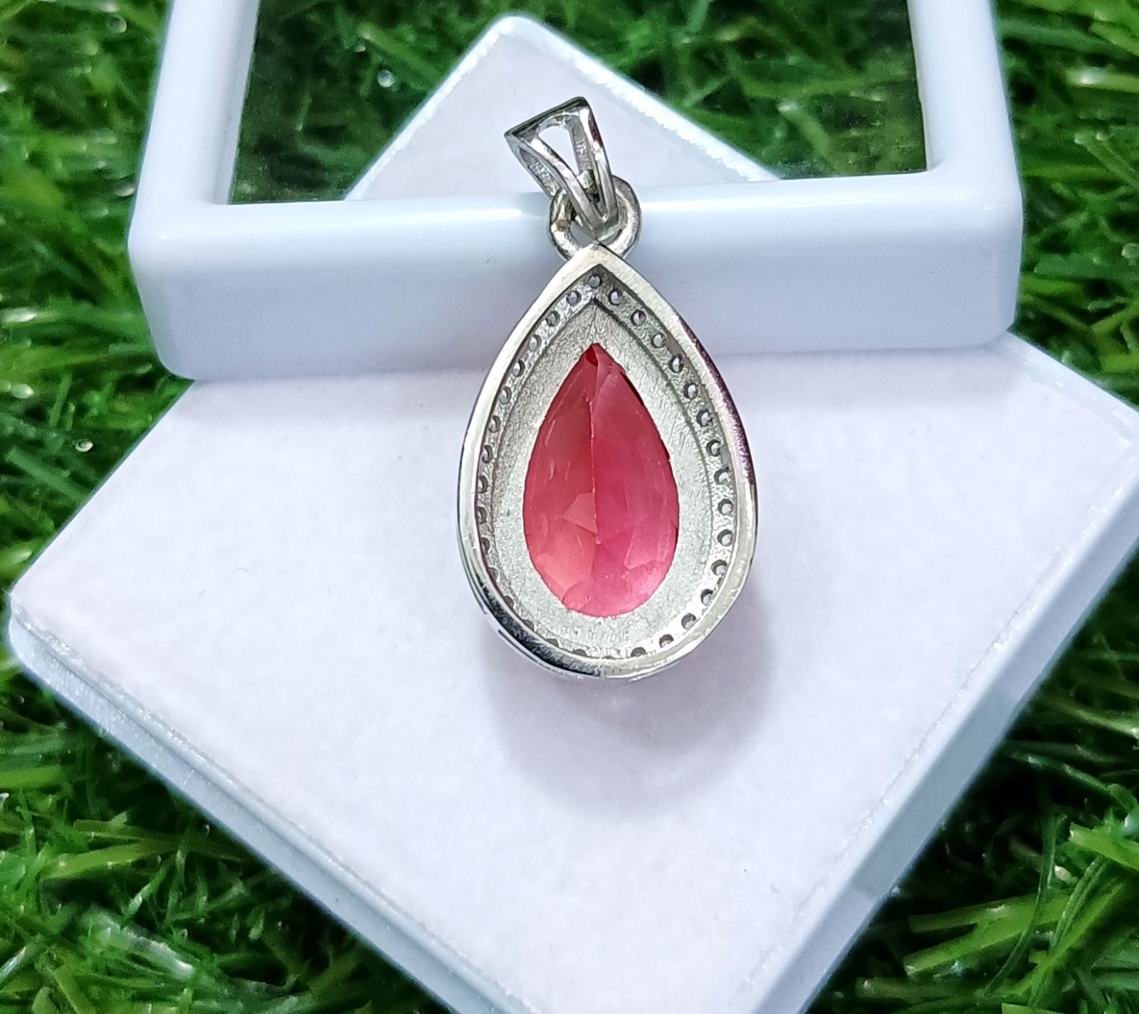 18 Ct Genuine Pear cut Padparadscha Sapphire 925 Silver Pendant with Chain