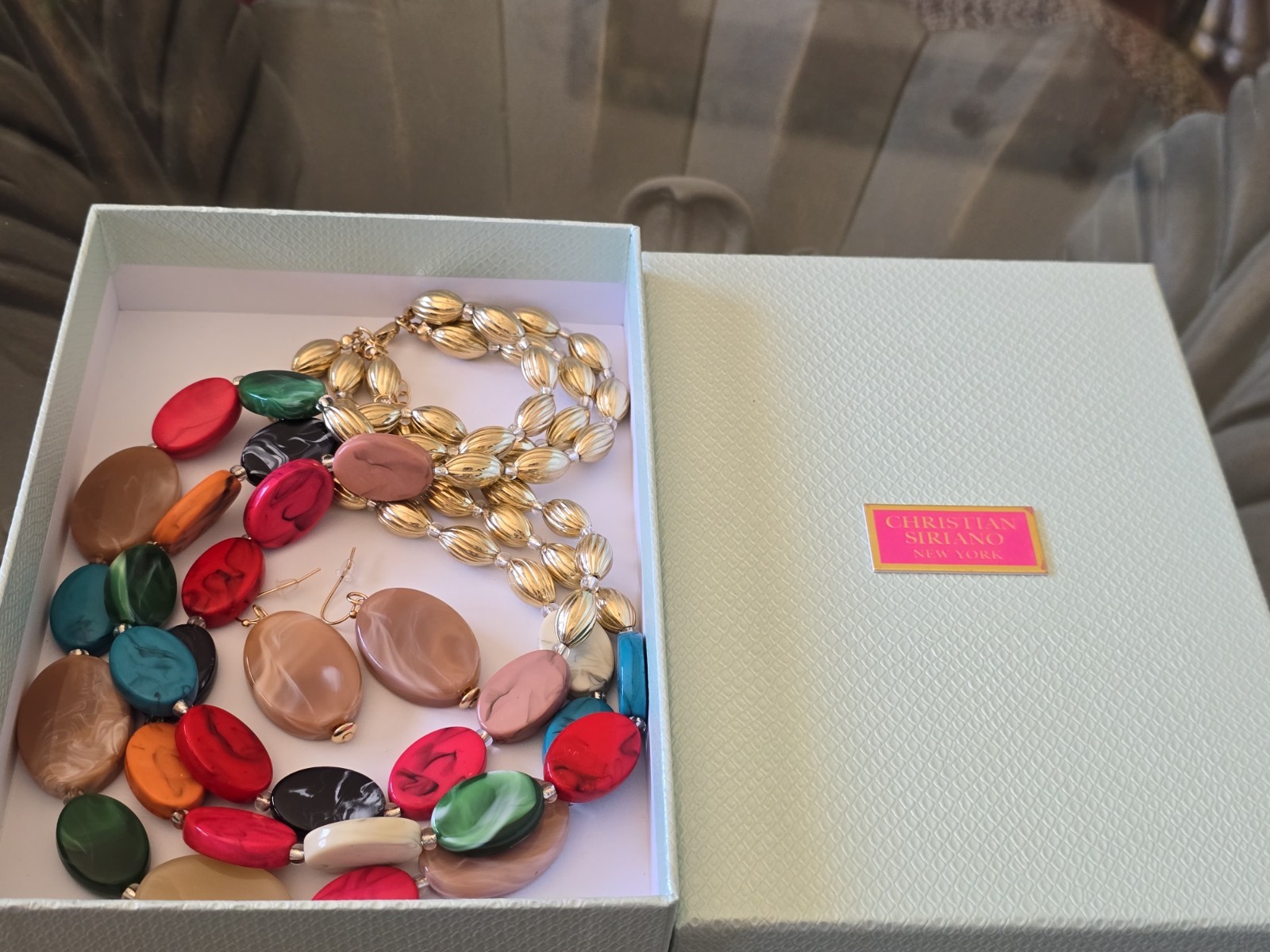 MULTICOLOR SWIRLED LUCITE ACRYLIC OVAL FLAT DISCS NECKLACE & PIERCED EARRINGS…