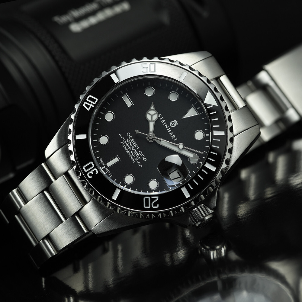 New Steinhart Ocean One 39mm Black Ceramic Automatic Swiss Diver Watch 103-0981