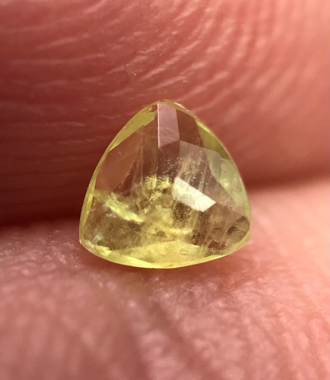 0.11 CT Fluorescent Hauyne cut Gemstone Badakhshan Afghanistan