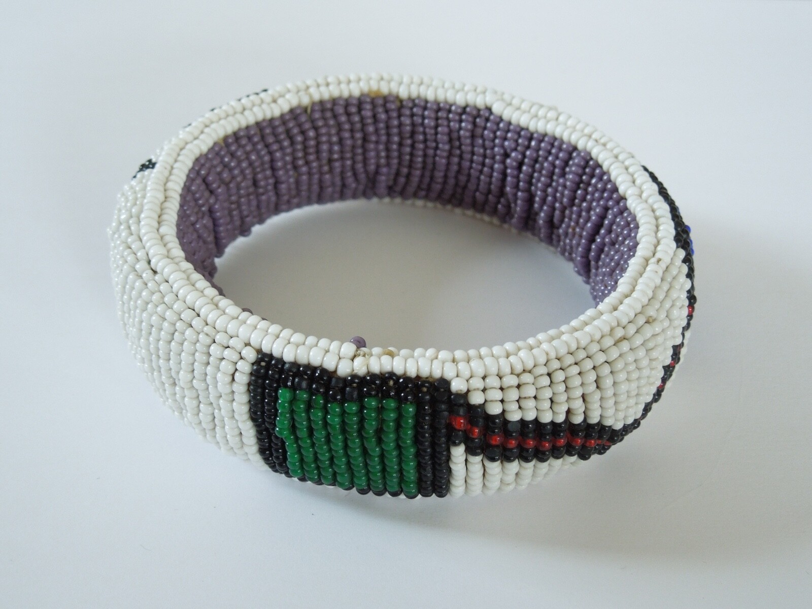 Vintage Beaded Cuff Bracelet Rocaille, Solid 93.4 g Ø 7.2 cm, 2.9 cm Width