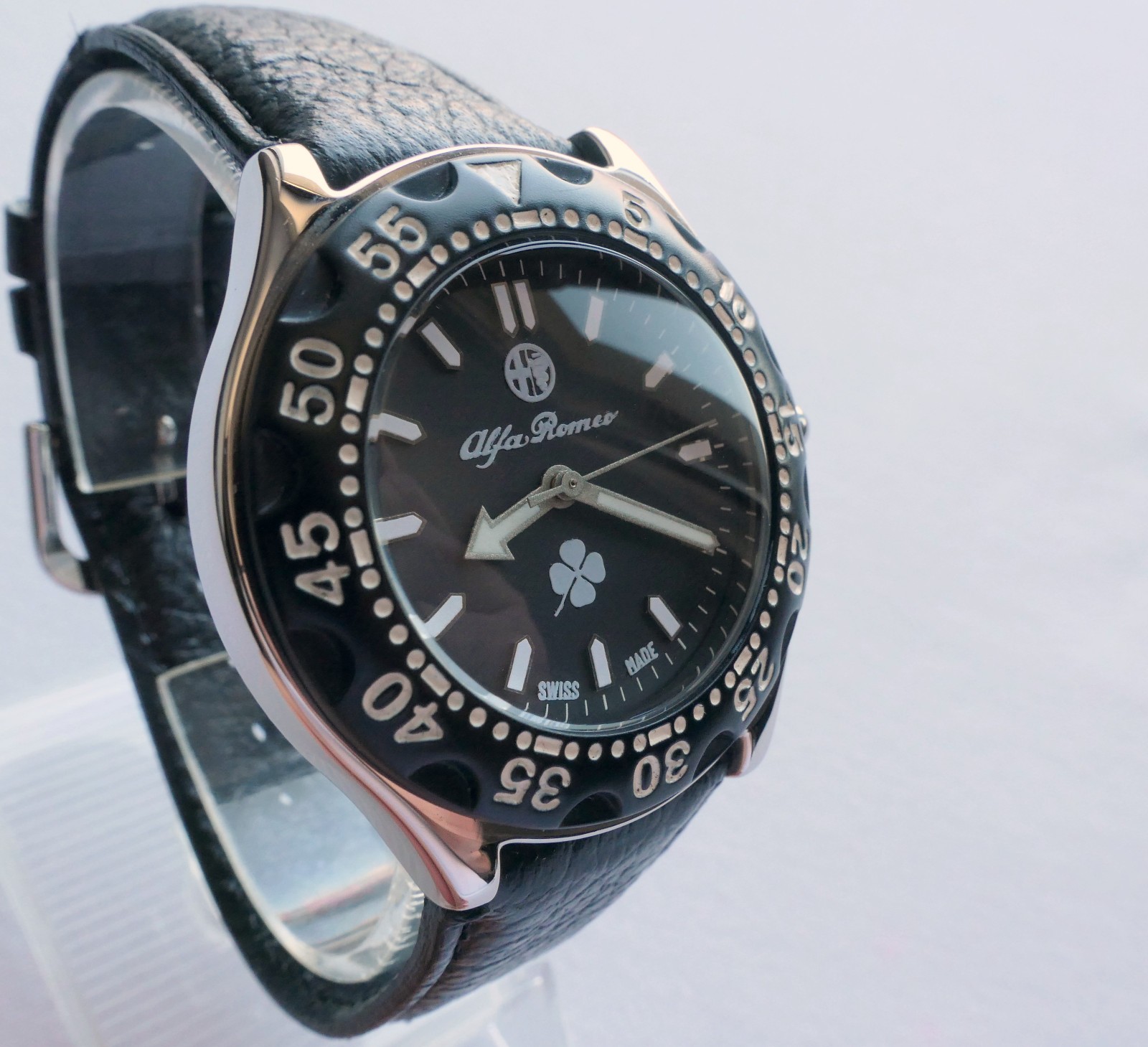 Alfa Romeo Quadrifoglio Classic Driver Pilot Sport Car Accessory Swiss Watch
