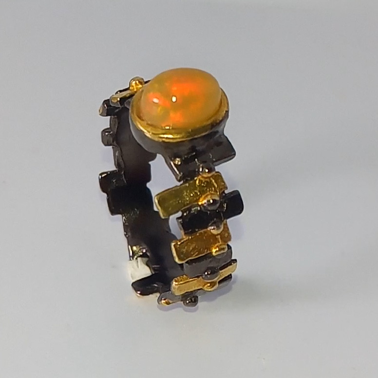 🔥🔥🔥Magnificent TOP FIRE OPAL ring in silver and gold, size 17.75 – UNIQUE🔥