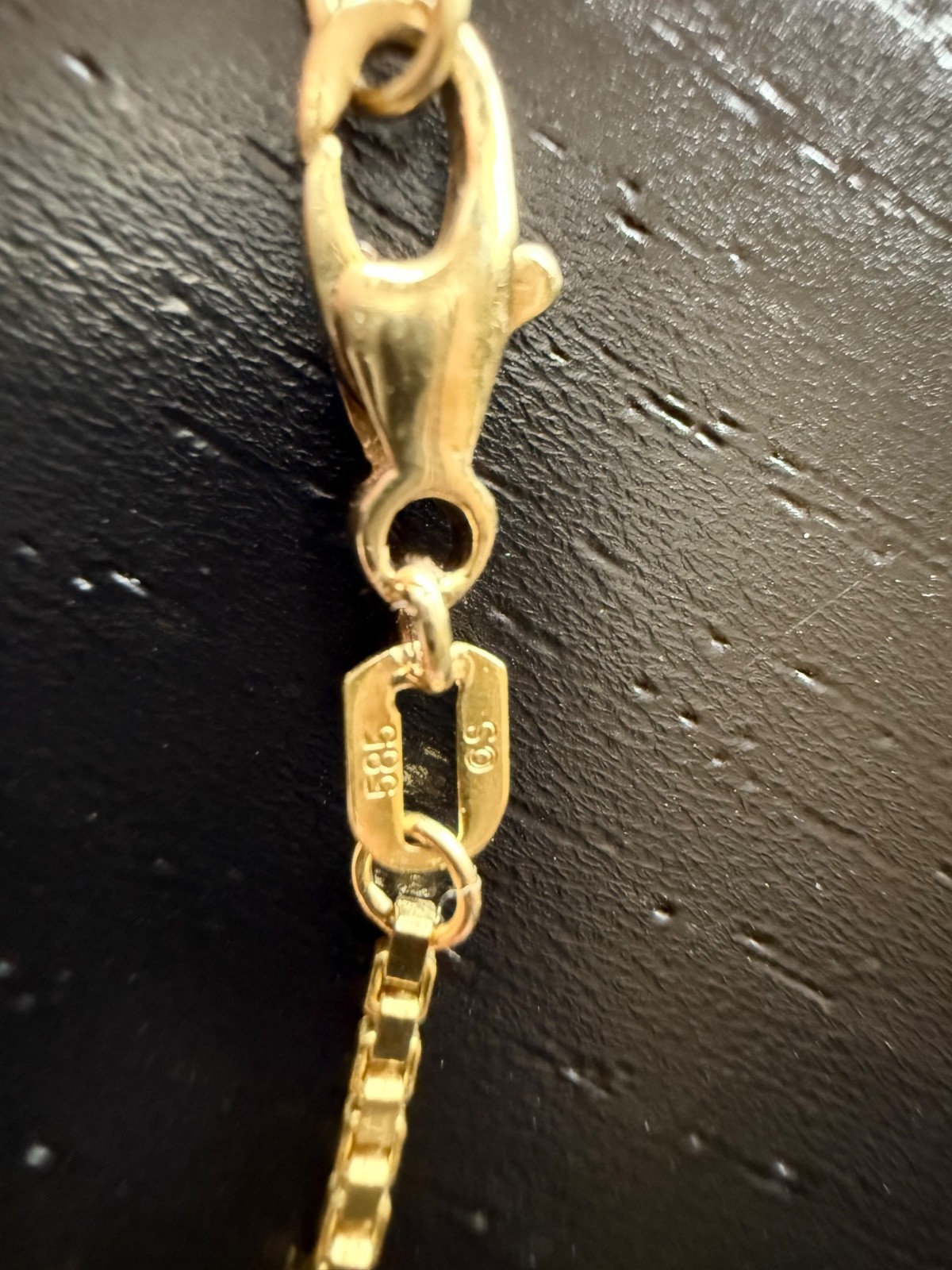 585 Yellow Gold Venezia Chain Length 46cm Weight 6.60g.
