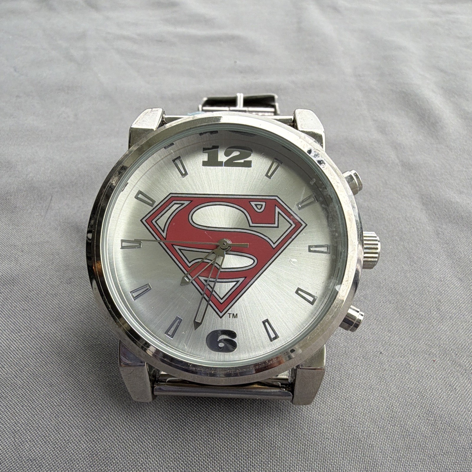 DC Comics Superman Quartz Analog Silver Tone Logo Dial Stainless Steel Mesh