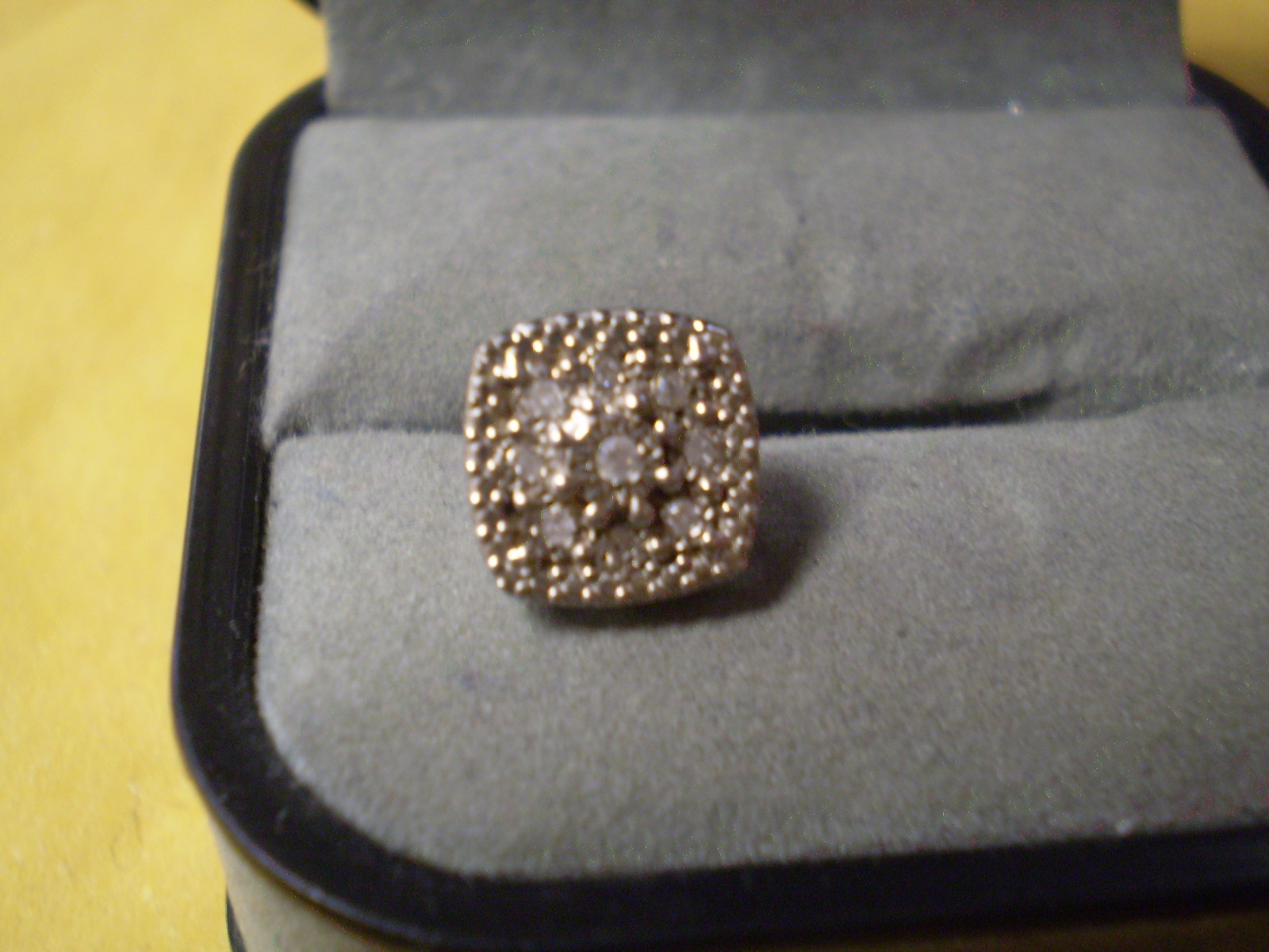 925 Sterling Silver Ladies Men’s 9-Diamond Single Earring 1.1 grams