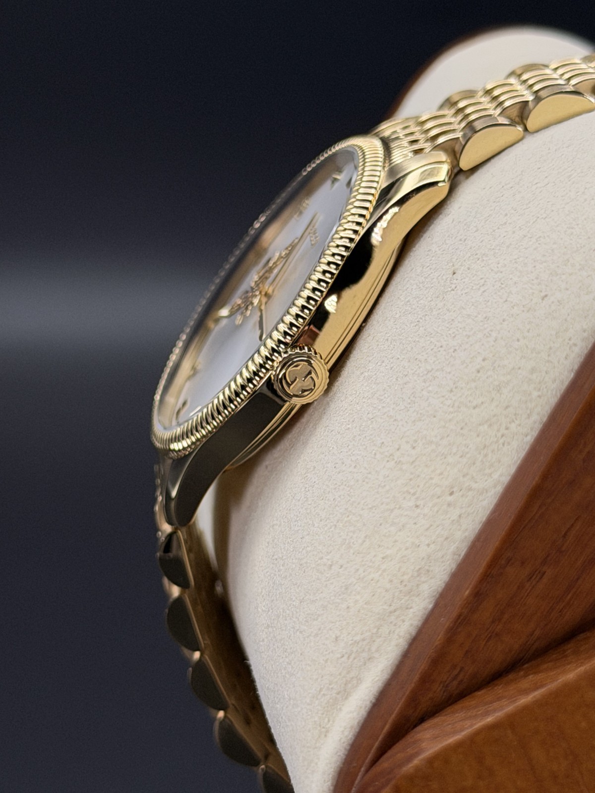 GUCCI G-TIMELESS 36MM GOLD PVD SILVER DIAL SLIM UNISEX WATCH YA1264155