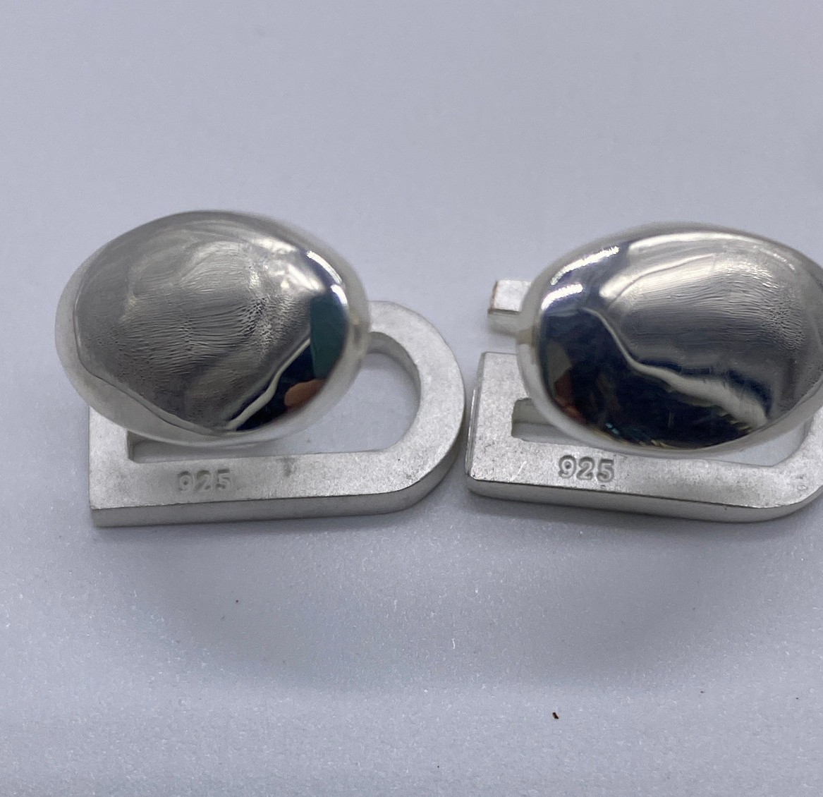 Gucci Cufflinks “G” Logo Sterling Silver 925 IN ORIGINAL BOX 8.6g, 1.7cm x 1.0cm