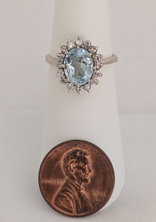 Aquamarine & Diamond Ring 14K Gold 4.1 Grams Retail Price $2199 Make An Offer!