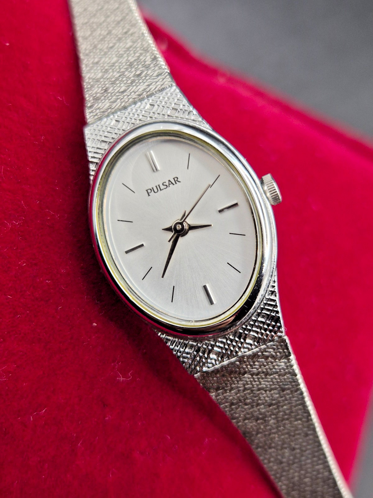 Rare Vintage PULSAR Ladies Dainty Silver Tone Dress Watch-VGC/Working