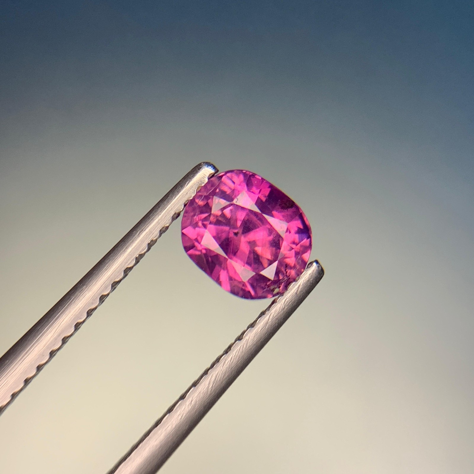 GFCO Certifide Beautiful 1.33 CTs Natural Pink Sapphire Gemstone.