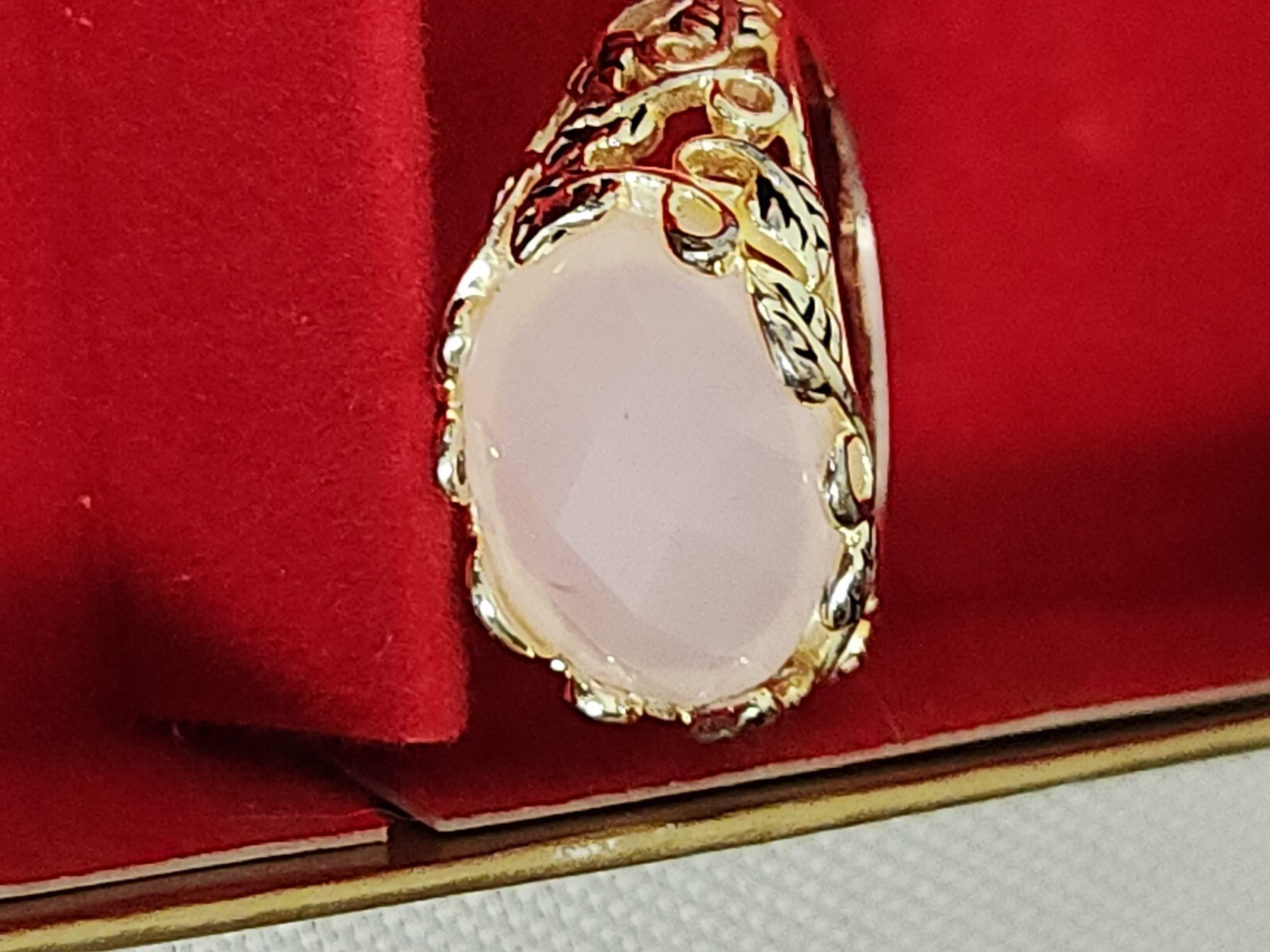 NVC NATALIYA V COLLISTER RING Gold Tone Milky Pink GEM Stone Filigree Leaves
