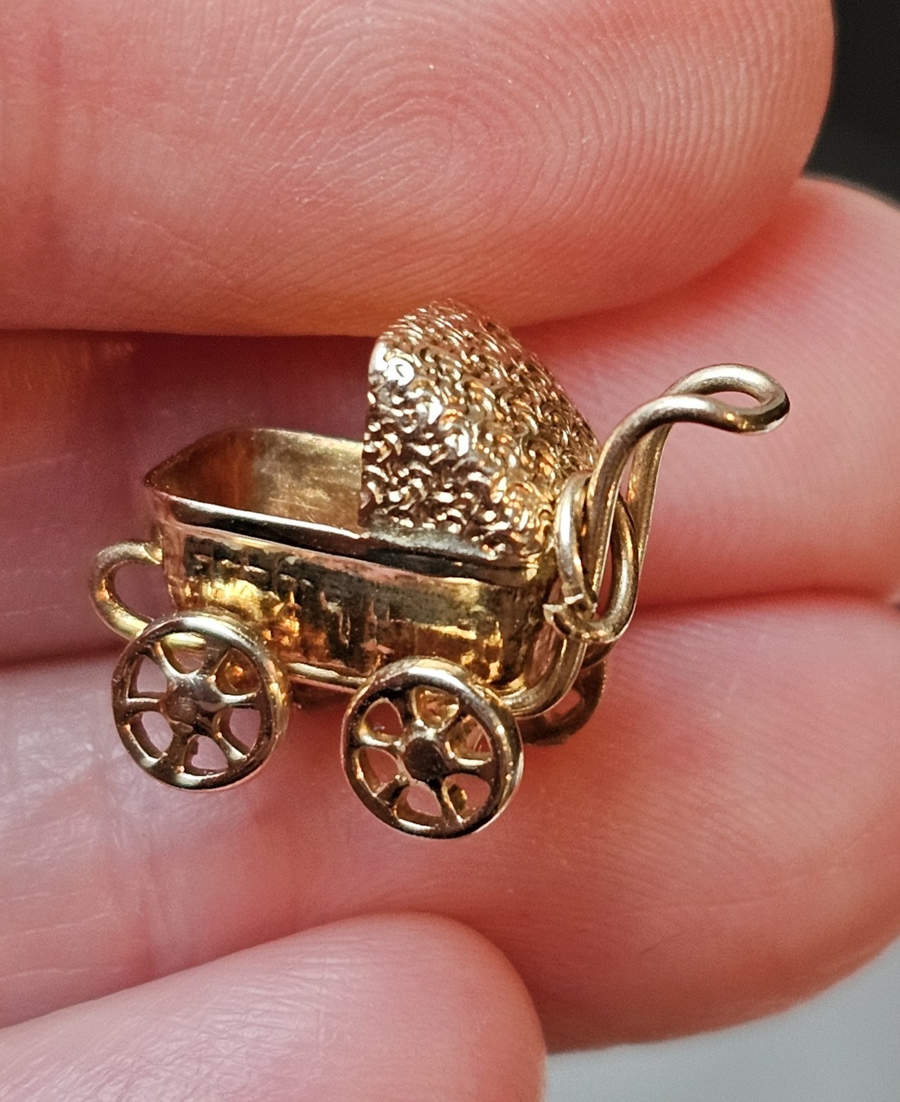 14K Yellow Gold Baby Carriage Stroller Pendant Charm Pendant 18x13x10 mm.