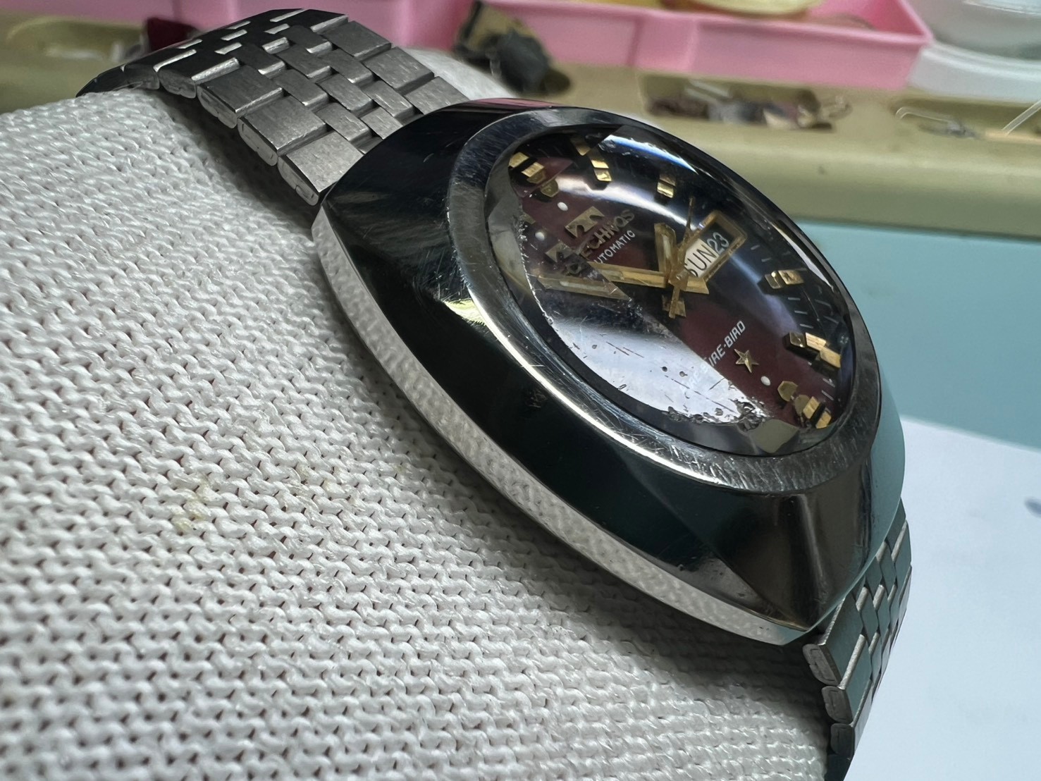 79. Technos day date Fire Bird 37 mm running cal 2830