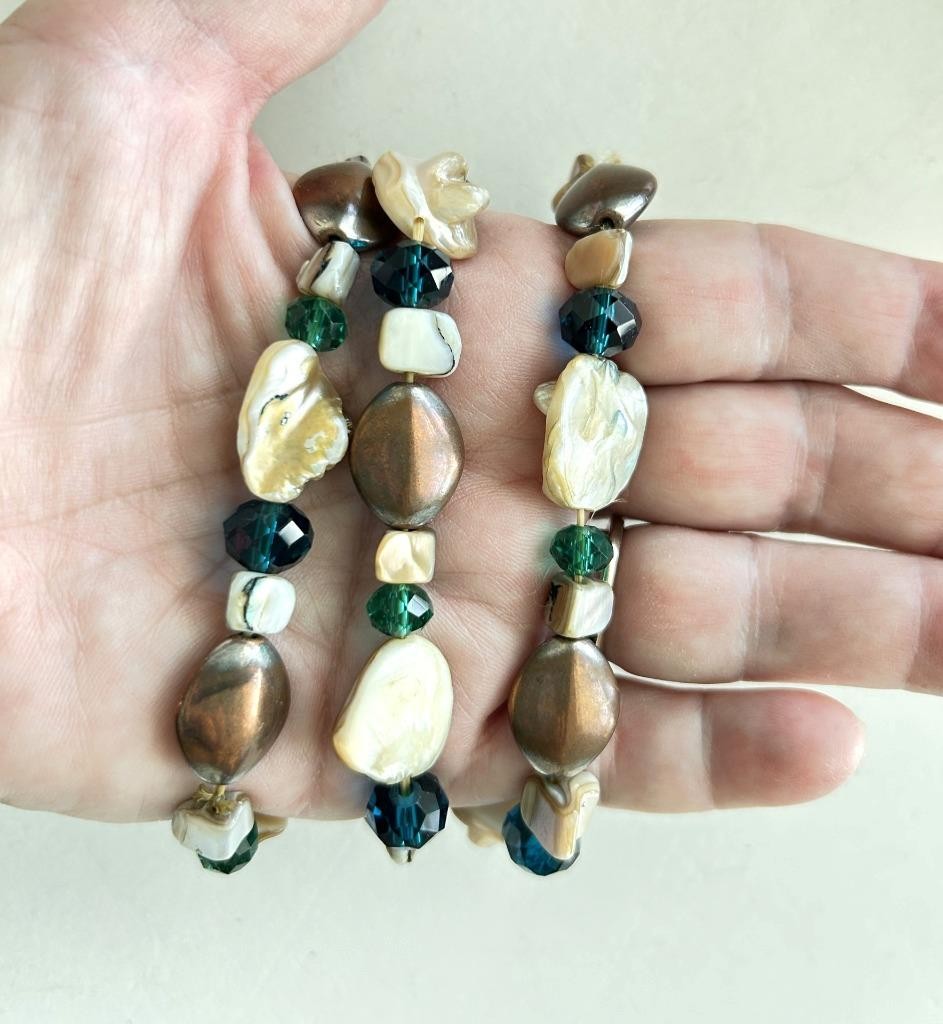 LOT 3 stretch bracelets made of stones shells beads brown green beige