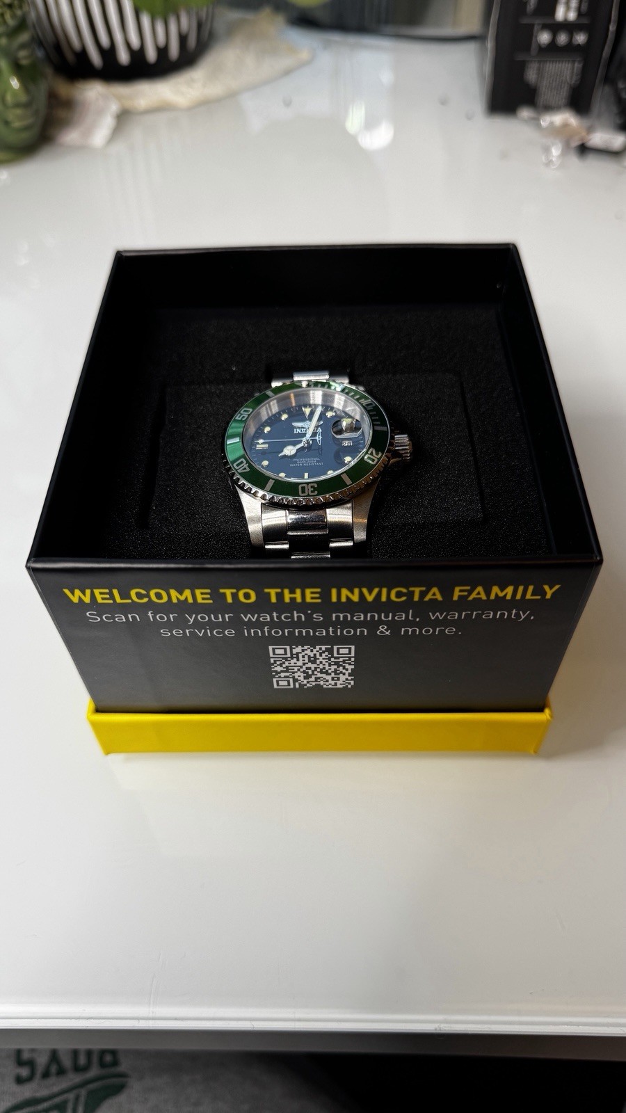 Invicta Pro Diver Men’s Quartz Date Black Dial Green Bezel Steel Watch 200m
