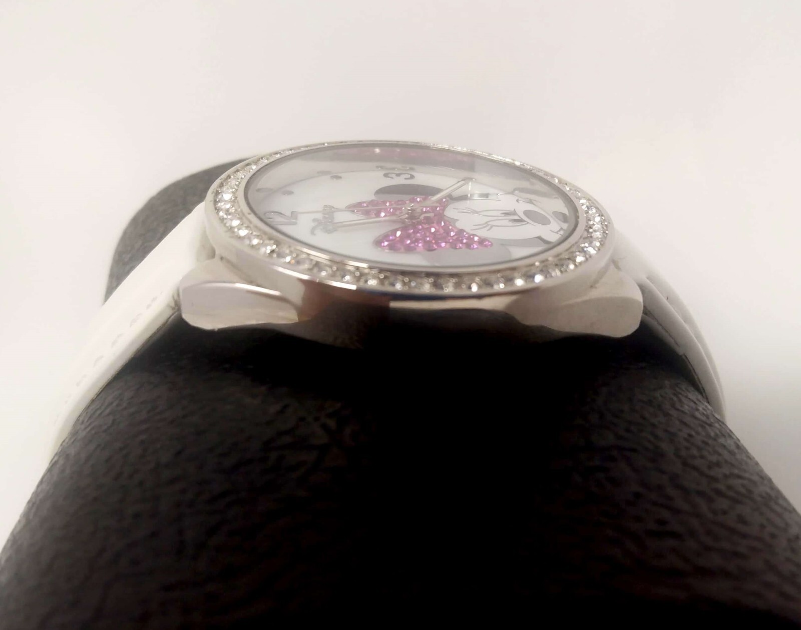 Disney Sparkle Minnie Mouse Ladies White Strap Watch Pink Bow SR626SW