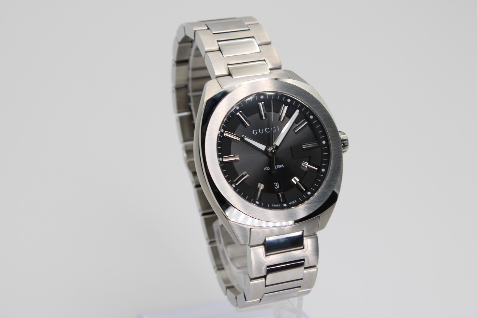 GUCCI GG2570 YA142301 Quartz Black Dial Men’s Watch 41MM