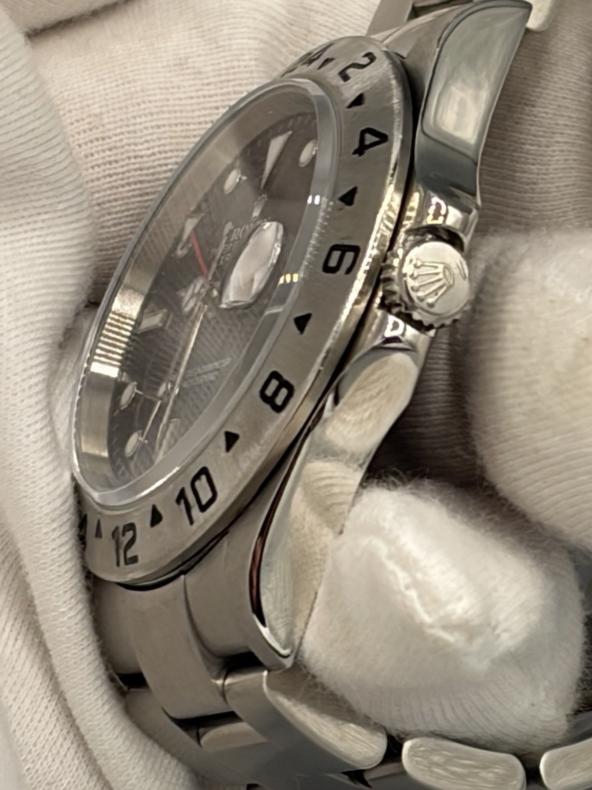2002 Rolex Explorer II 16570 (Black Dial) Y Serial – Fresh Service, Unworn Since