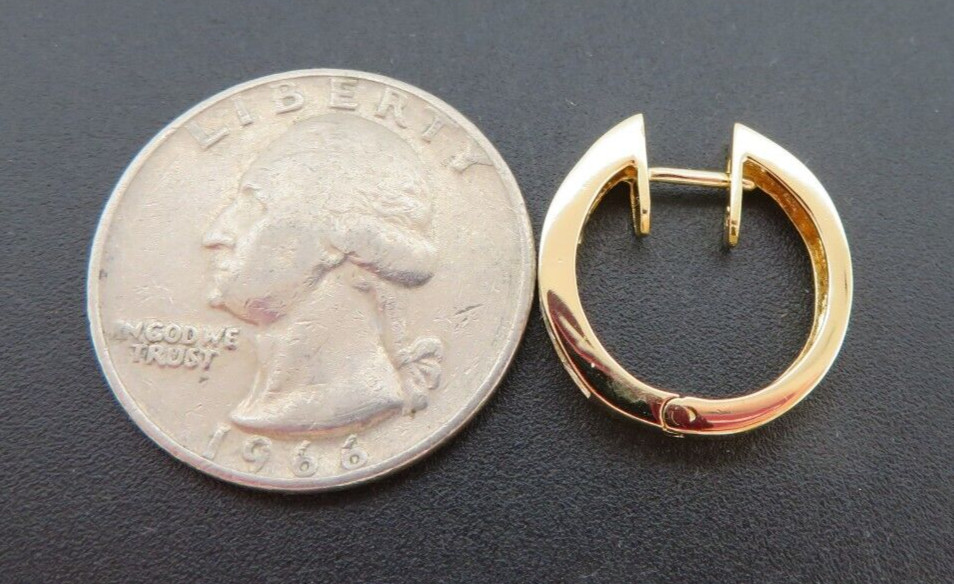 18K YG 1 PC. ONLY 6-PRINCESS CUT DIAMOND HOOOP EARRING 0.50 tcw 2.57gr(AI-2011)