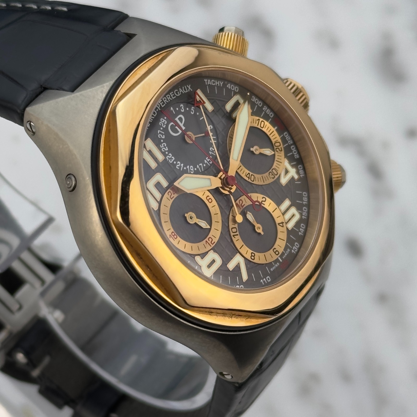 Girard-Perregaux Laureato EVO3 Chronograph 80180-26-212-FK6A Titanium Rose Gold