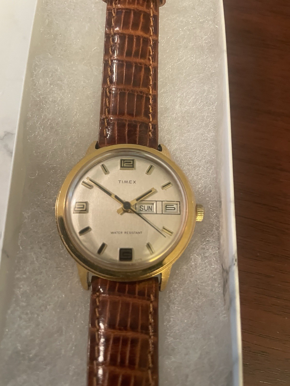 Vintage Timex Day Date Mens Retro Dress Watch Gold Tone Silver Sunburst Dial