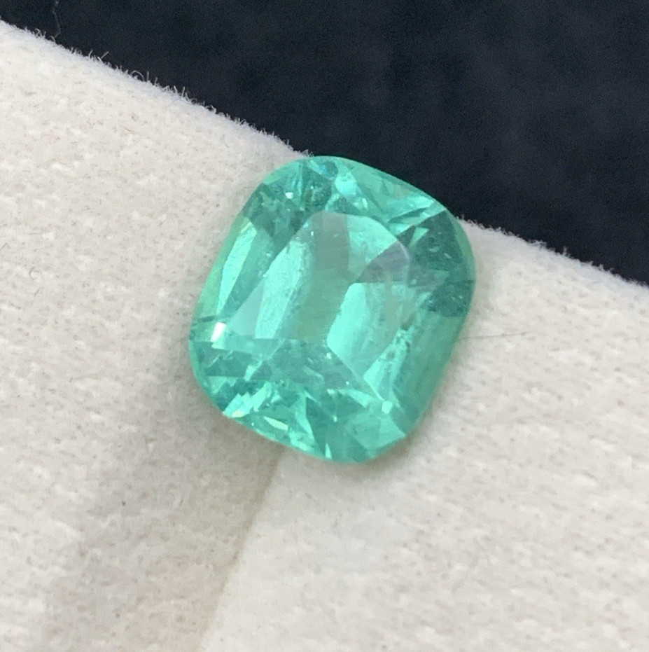 No Heat stunning 5.05 Cts Apatite 10.4×9.1×6.9mm Cushion cut