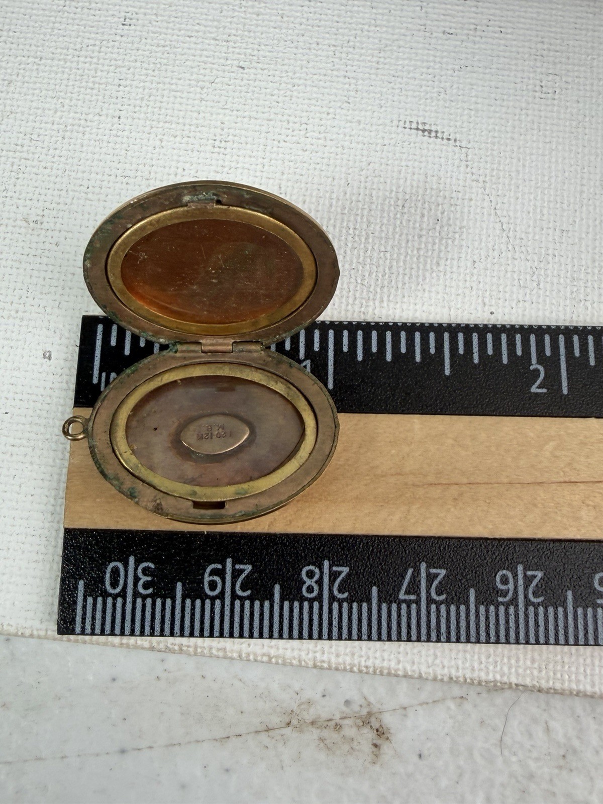 Vintage 1/20th 12k Gold Filled Bird With Nest Oval Locket Stamped MB