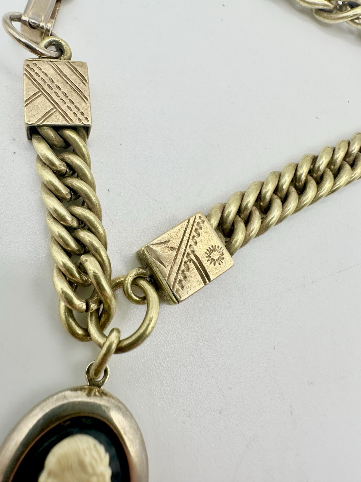 Antique VTG 7-8in Fob Chain Bracelet Cameo Brass? Gold Filled Swivel Clasp Read
