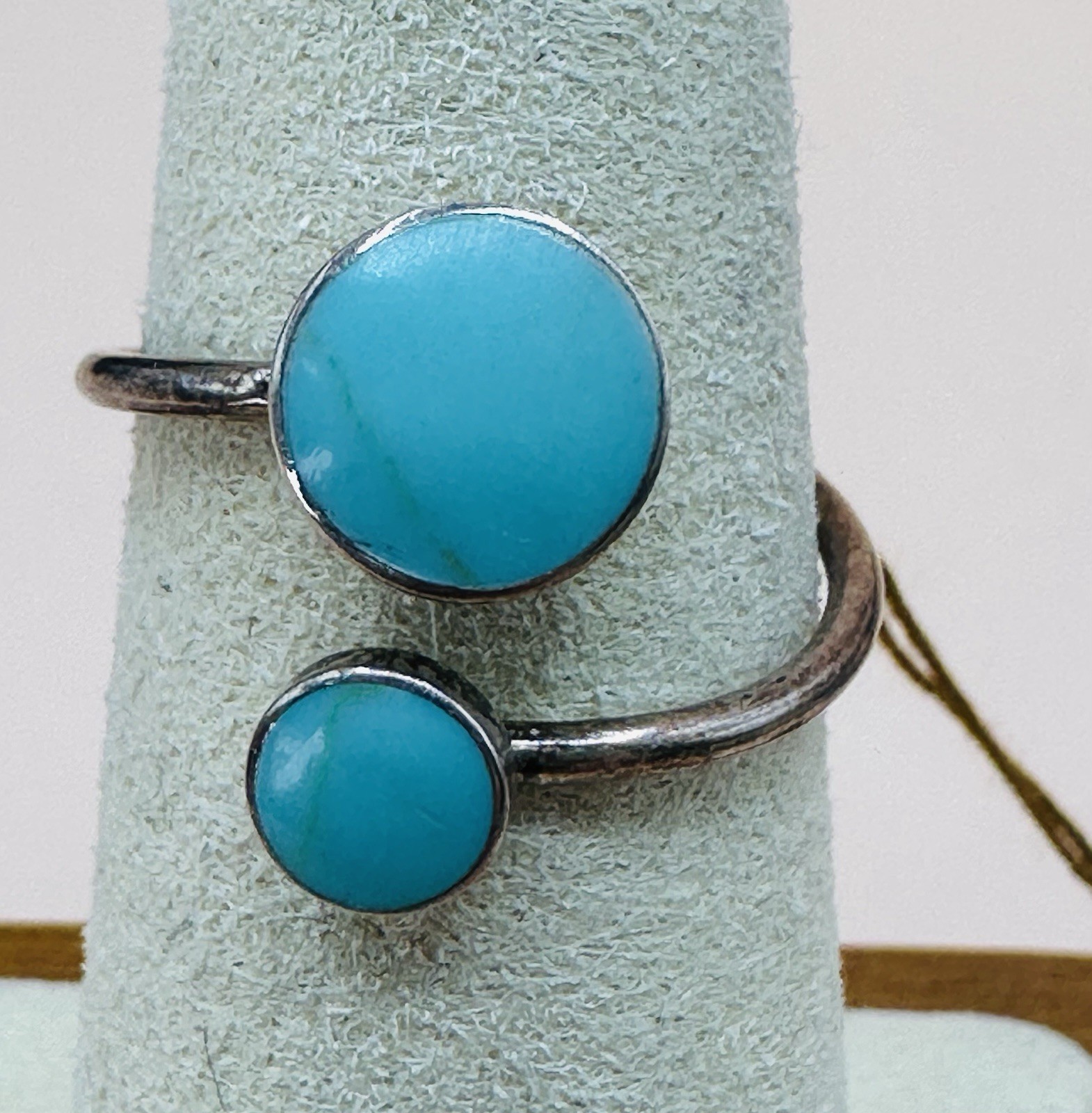 Open Ended Handcrafted Sterling Silver 925 Circular Turquoise Cabochon Ring 6