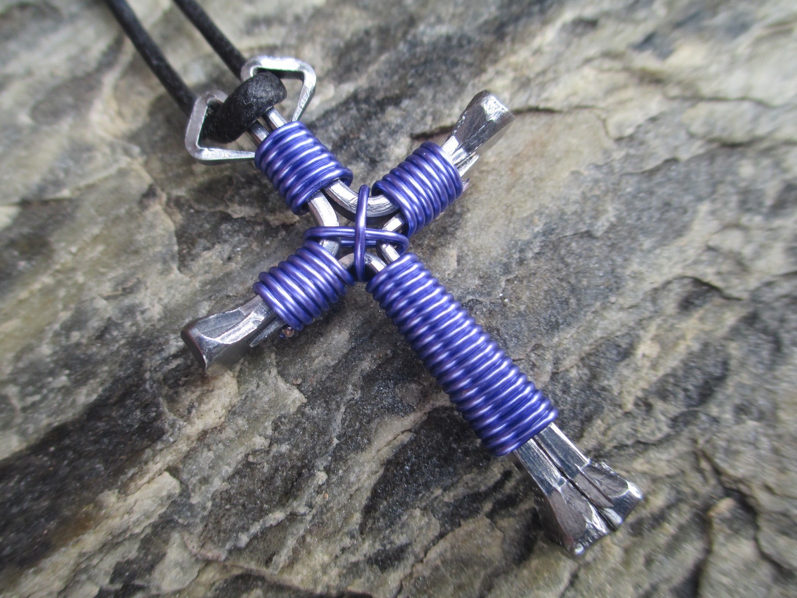 NECKLACES HORSESHOE NAIL GREAT GIFTS FOR ALL OCCASIONS ADJUSTABLE CORD