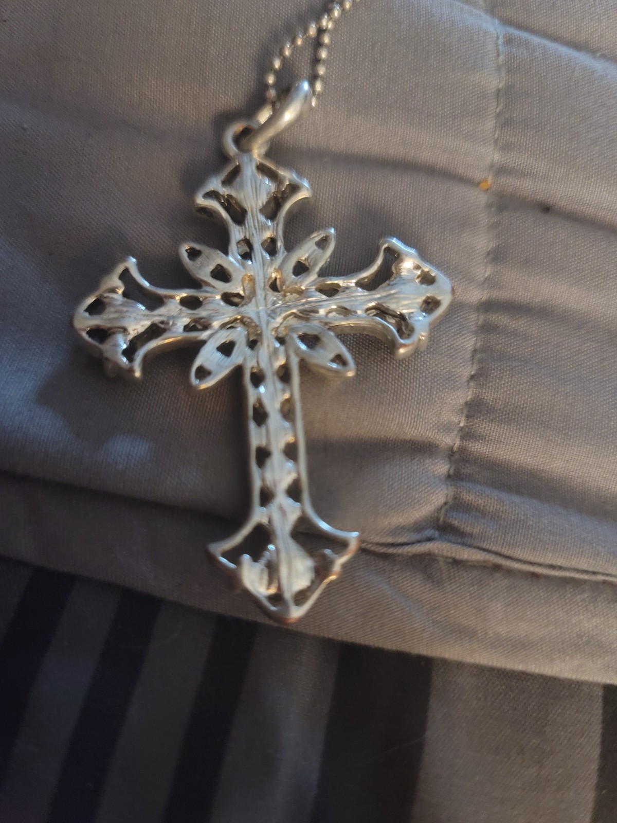 Vintange Premier Designs Grace Cross Necklace Silver Plated Rhinestone