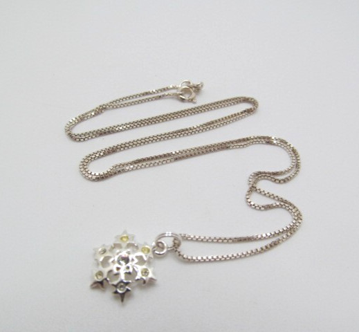 925 Sterling Silver Thailand Crystal Snowflake Box Italy Chain Necklace 20.5 In