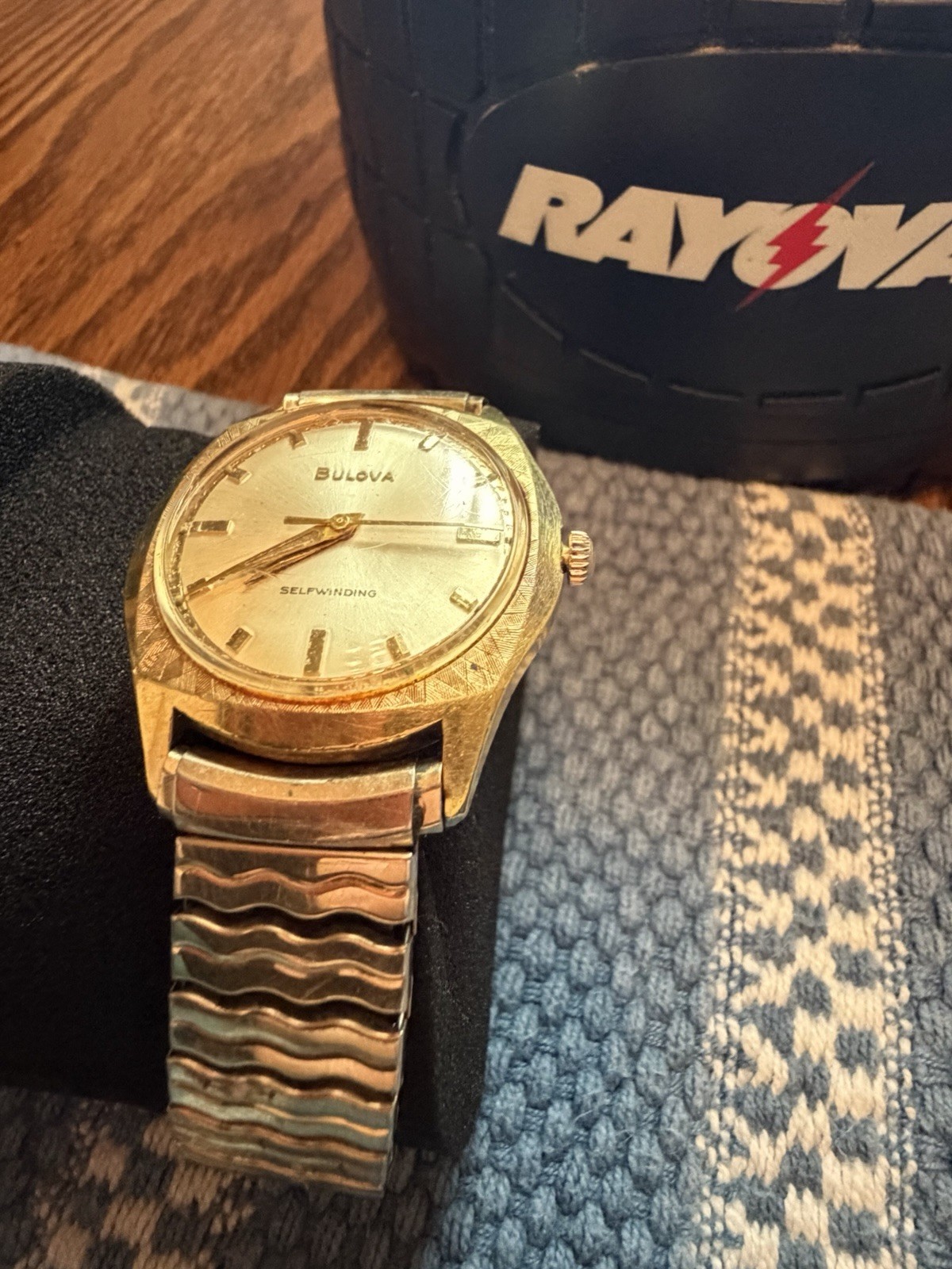 Bulova Self-Winding Automatic Vintage 1970s Gold Tone Silver Dial Stretch Band