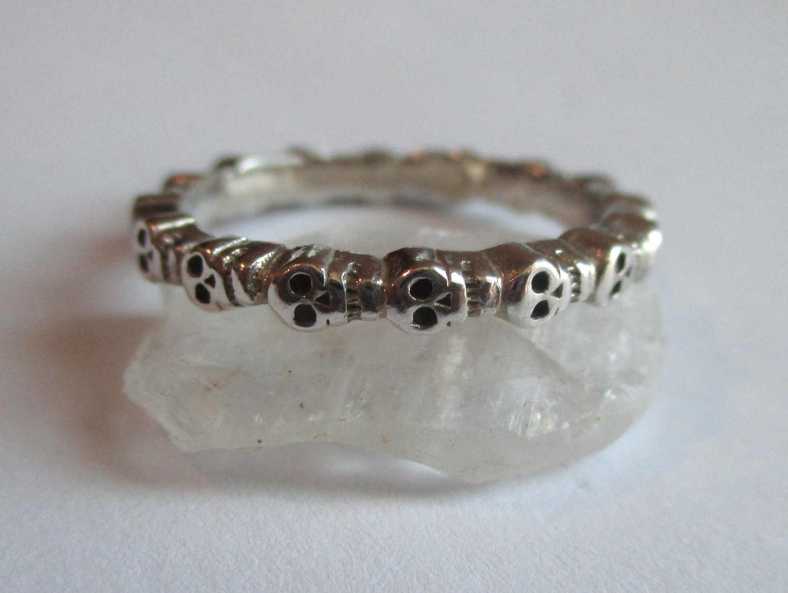 Size 6.75 THIN STERLING SILVER SKULL ETERNITY WEDDING BAND RING Memento Mori