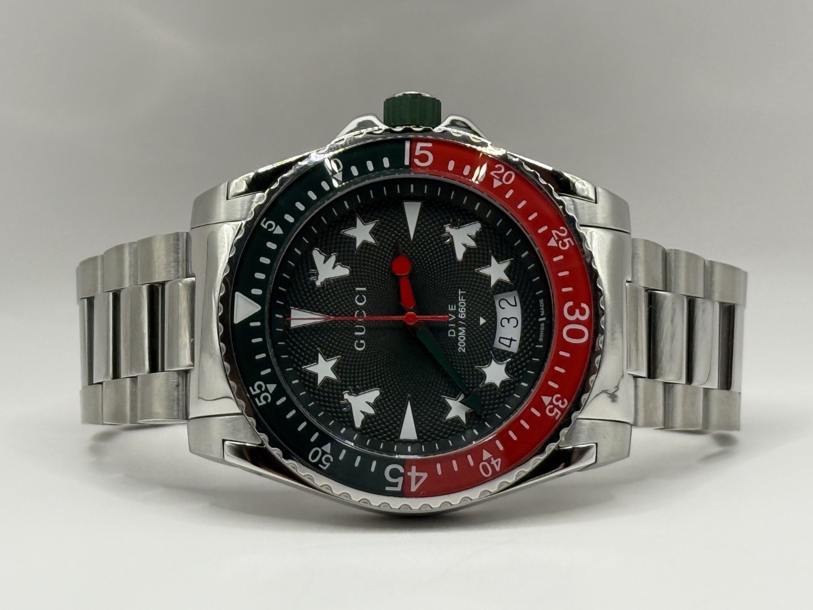 GUCCI YA136222 Men’s Dive Green Dial Quartz Watch