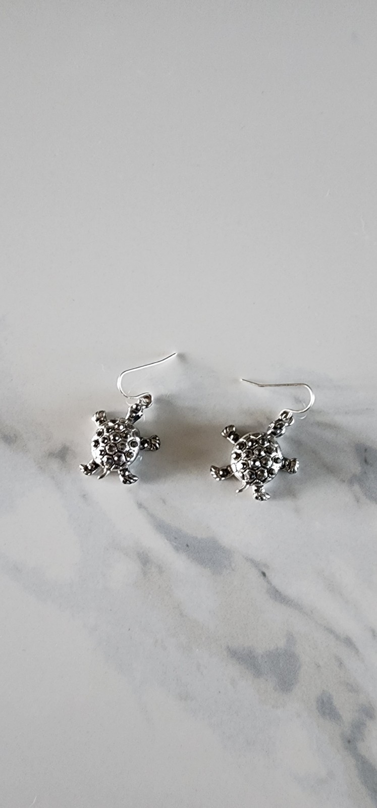 Silver Tone Turtle Earrings With Silver Rhinestones And Movable Legs NWT