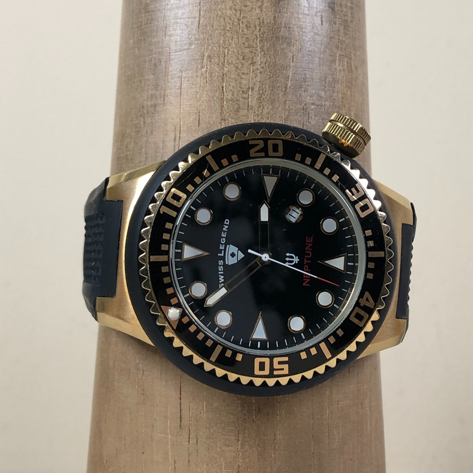 Swiss Legend Neptune Men Sport Black Silicone Band Quartz 42mm Watch 8 1/4″