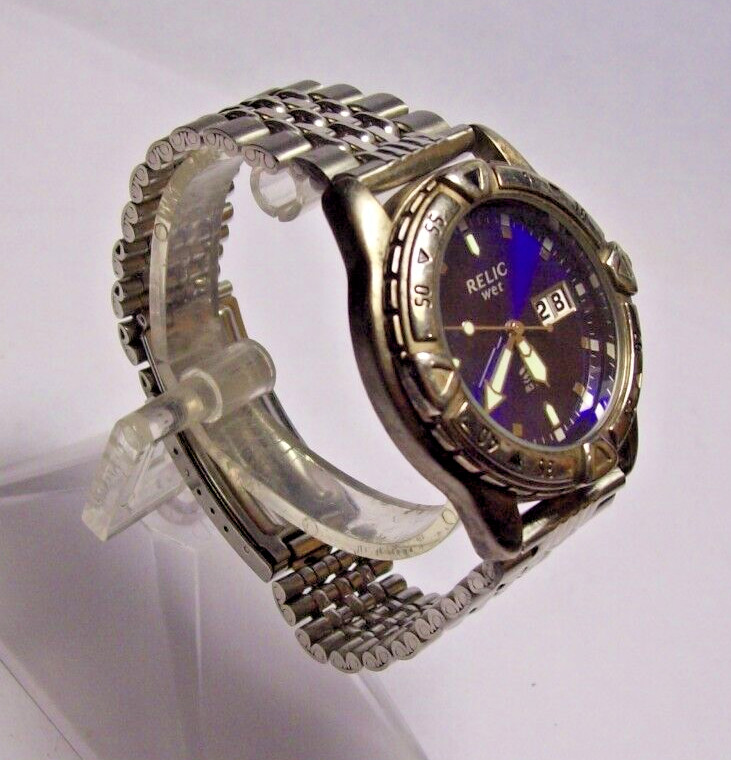 Relic Wet Deep Blue Mens Swiss Watch Easy To Read Date WR 165′ Looks Runs Great
