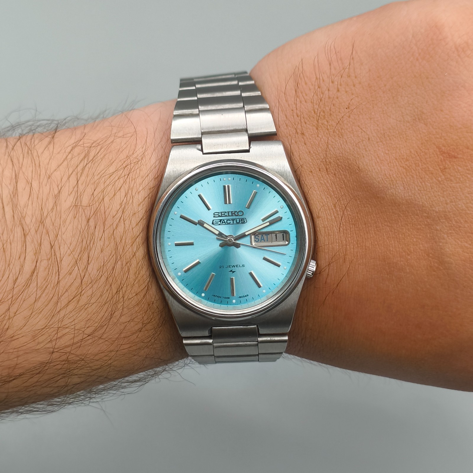 Vintage Seiko 5 Actus 7009 Automatic 21 Jewels Men’s Watch Blue Sunburst Dial